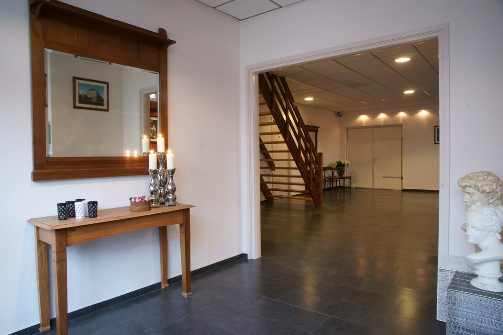 Hotel Het Gemeentehuis Uithuizen ภายนอก รูปภาพ