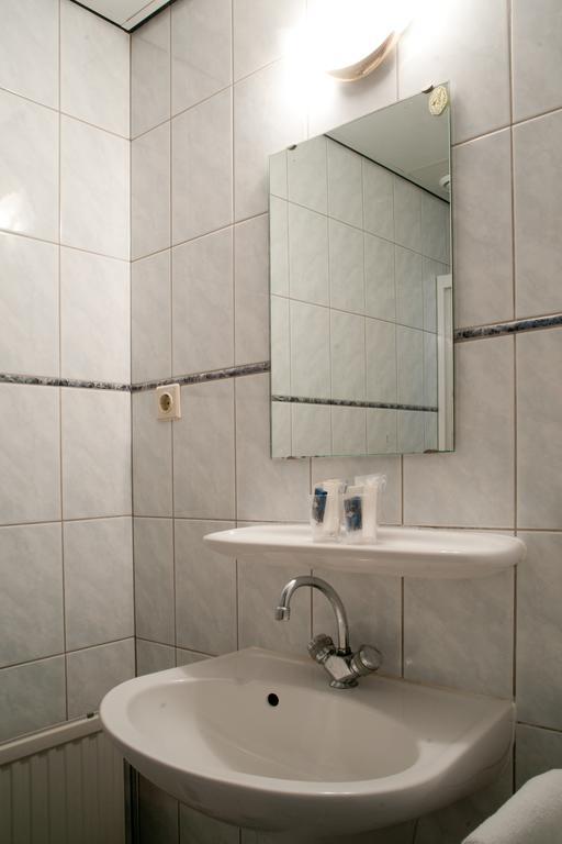 Hotel Het Gemeentehuis Uithuizen ห้อง รูปภาพ