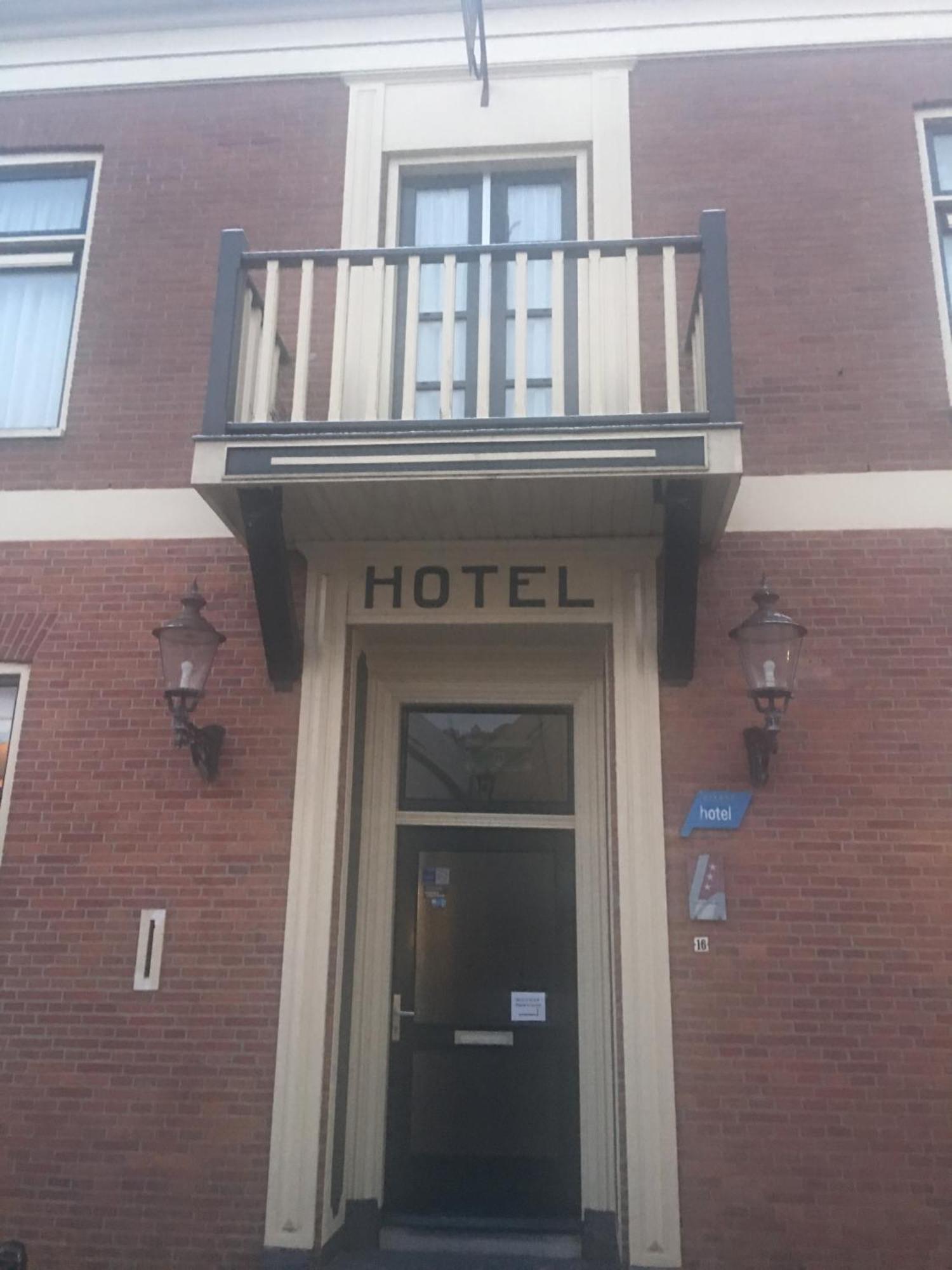 Hotel Het Gemeentehuis Uithuizen ภายนอก รูปภาพ